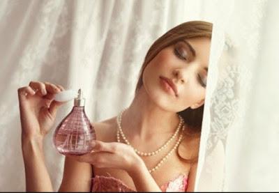 IMPORTANCIA DEL AROMA EN LA MUJER IMPORTANCIA DEL AROMA EN LA MUJER