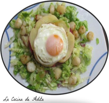 Ensalada con vieiras y huevo a la plancha Ensalada con vieiras y huevo a la plancha