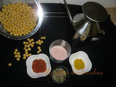 Garbanzos especiados con curry de aperitivo