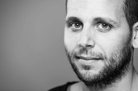 Historia de un proyecto (resultado) con final feliz.… por los pelos Marco Rubiol About.jpg