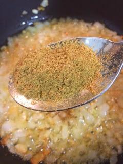 CROQUETAS DE BONITO CON ESPECIAS AROMÁTICAS CROQUETAS DE BONITO CON ESPECIAS AROMÁTICAS