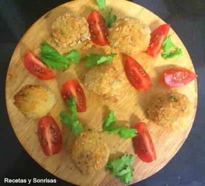 CROQUETAS DE BONITO CON ESPECIAS AROMÁTICAS CROQUETAS DE BONITO CON ESPECIAS AROMÁTICAS