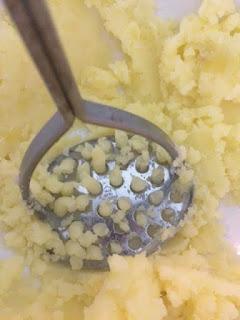 CROQUETAS DE BONITO CON ESPECIAS AROMÁTICAS CROQUETAS DE BONITO CON ESPECIAS AROMÁTICAS