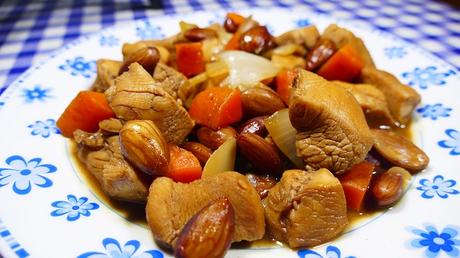 POLLO CON ALMENDRAS ESTILO CHINO POLLO CON ALMENDRAS ESTILO CHINO