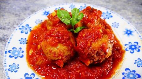 ALBONDIGAS CASERAS EN SALSA DE TOMATE