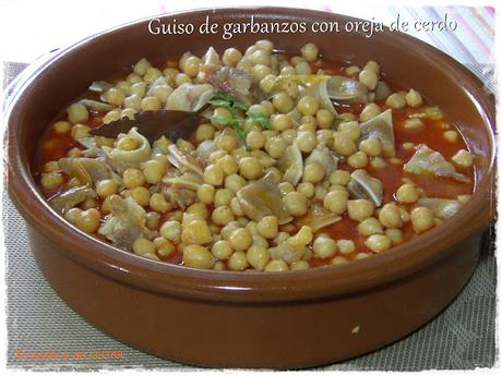 Guiso de garbanzos con oreja de cerdo