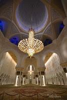 Lampara en una de las salas interiores de la Mezquita Sheikh Zayed, Abu Dabi Mezquita Sheikh Zayed, Abu Dabi