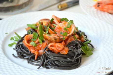 Espagueti Nero di Sepia con Almejas y Calamares