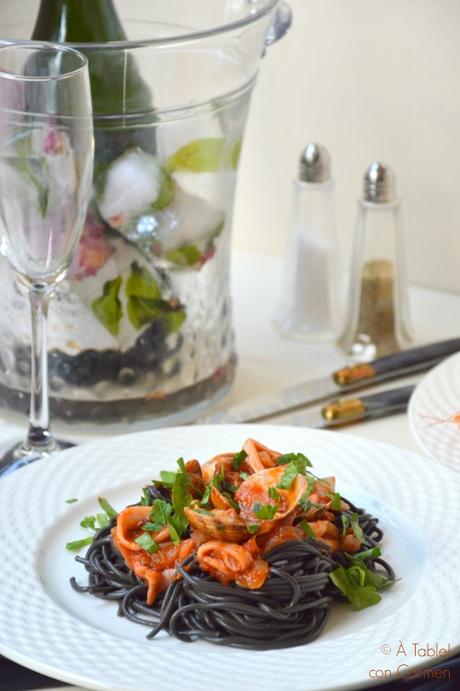 Espagueti Nero di Sepia con Almejas y Calamares