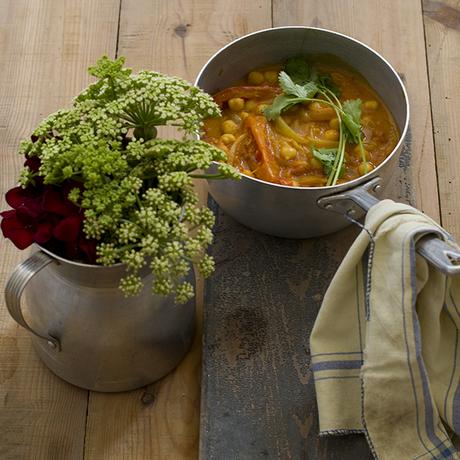 CURRY DE GARBANZOS Y TOMATES CURRY DE GARBANZOS Y TOMATES
