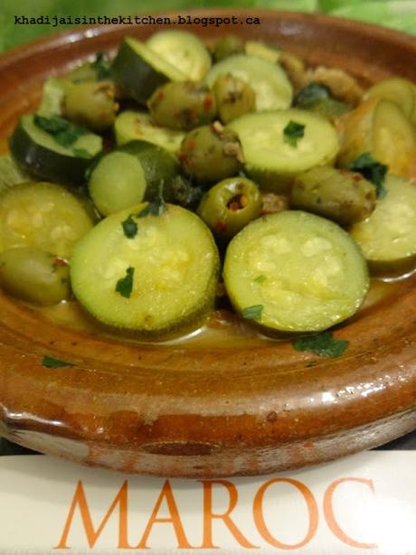 TAGINE AU BŒUF ET AUX COURGETTES / BEEF TAGINE WITH ZUCCHINIS / TAGINE CON CARNE Y CALABACÍN / طاجين اللحم و الكرعة الخضراء (كوسى) TAGINE AU BŒUF ET AUX COURGETTES / BEEF TAGINE WITH ZUCCHINIS / TAGINE CON CARNE Y CALABACÍN / طاجين اللحم و الكرعة الخضراء (كوسى)