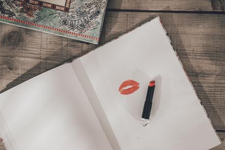 Planing the Journey Guerlain-Beauty-Summer_Nailpolish-Blue_Denim_Nails-Collage_Vintage-42