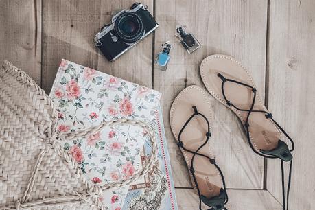 Planing the Journey Guerlain-Beauty-Summer_Nailpolish-Blue_Denim_Nails-Collage_Vintage-40