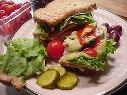 Densidad calórica para bajar de peso sándwich integral vegetariano