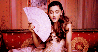 La maldición de los libros veraniegos y como utilizarlos como un abanico La maldición de los libros veraniegos y como utilizarlos como un abanico