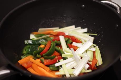 Wok de pollo y verduras | Receta sana