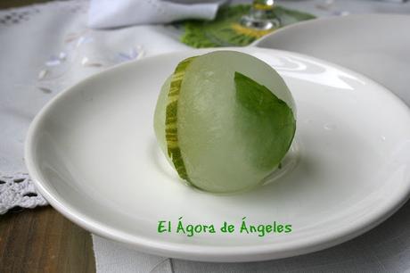 Cubito de hielo aromatizado con lima y menta 