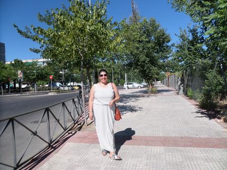 LOOK VESTIDO LARGO DE VERANO CON ABERTURA LATERAL