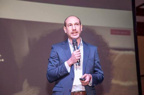 Incremente los clientes de su tienda online a través de una estrategia de Email Marketing Incremente los clientes de su tienda online a través de una estrategia de Email Marketing