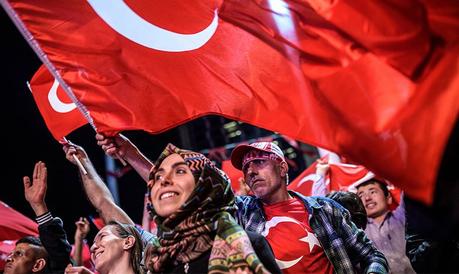 La cacería de brujas ha comenzado, en nombre de las mezquitas / The witch hunt has begun, on behalf of mosques La cacería de brujas ha comenzado, en nombre de las mezquitas / The witch hunt has begun, on behalf of mosques