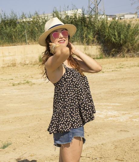 Melange-Boutique blog de moda, fashion blog melangeboutique_fashion_blog_de_moda_camisa_tirantes_peplum_verano_shorts_denim_gafas_espejo_11