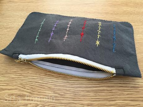 DIY: clutch de fieltro bordado. DIY: clutch de fieltro bordado.
