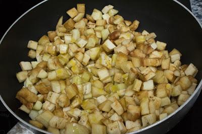 Espaguetis con atún y salsa de berenjenas y dátiles sin gluten Espaguetis con atún y salsa de berenjenas y dátiles sin gluten