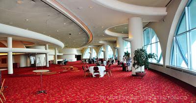 FRANK L. WRIGHT: MONONA TERRACE AND CONVENTION CENTER