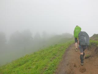 ANNAPURNA BASE CAMP ETAPA 2: GHOREPANI (2860 m) - CHOMRONG (2170 m) ANNAPURNA BASE CAMP ETAPA 2: GHOREPANI (2860 m) - CHOMRONG (2170 m)