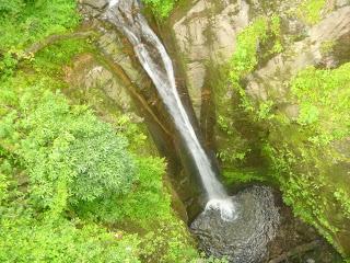 ANNAPURNA BASE CAMP ETAPA 2: GHOREPANI (2860 m) - CHOMRONG (2170 m) ANNAPURNA BASE CAMP ETAPA 2: GHOREPANI (2860 m) - CHOMRONG (2170 m)