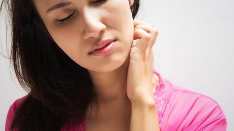 La urticaria y el absceso dental La urticaria y el absceso dental