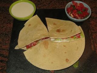 QUESADILLA BLT CON PICO DE GALLO