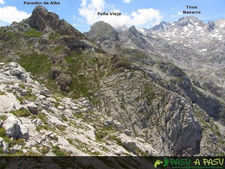 Vista de Peña Vieja desde el Escamellau