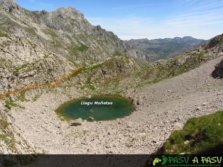 Lago de Moñetas subiendo el Escamellau