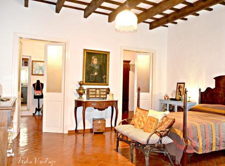 DECORACIÓN DE UN DORMITORIO CON VIGAS DE MADERA