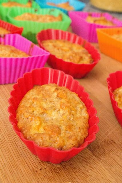Bollitos de avena, queso y manzana sin azúcar Bollitos de avena, queso y manzana sin azúcar