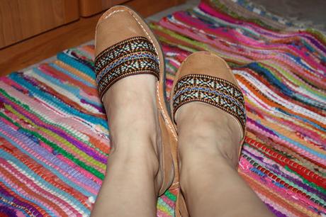 Diy: customizando unas sandalias.