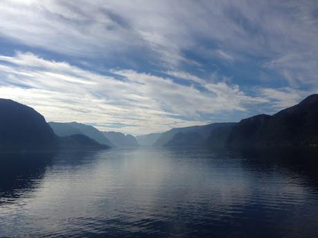 sDIOSAS 107 # lOOKS oF tHE dAY eSCAPADA #nORUEGA sDIOSAS 107 # lOOKS oF tHE dAY eSCAPADA #nORUEGA