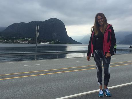 sDIOSAS 107 # lOOKS oF tHE dAY eSCAPADA #nORUEGA sDIOSAS 107 # lOOKS oF tHE dAY eSCAPADA #nORUEGA