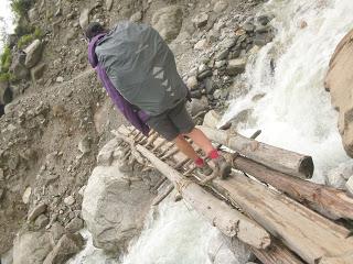 ANNAPURNA BASE CAMP ETAPA 4: DEURALI (3230 m) - ABC ( 4130 m) - CHOMRONG (2170 m)