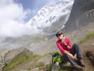 ANNAPURNA BASE CAMP ETAPA 4: DEURALI (3230 m) - ABC ( 4130 m) - CHOMRONG (2170 m) ANNAPURNA BASE CAMP ETAPA 4: DEURALI (3230 m) - ABC ( 4130 m) - CHOMRONG (2170 m)