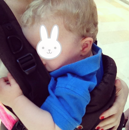 25 preguntas frecuentes sobre mochilas portabebés Dar el pecho en una mochila portabebés