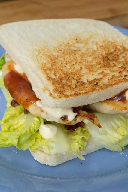 Sandwich de pollo a la barbacoa Sandwich de pollo a la barbacoa