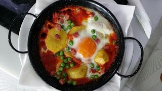 HUEVOS A LA FLAMENCA