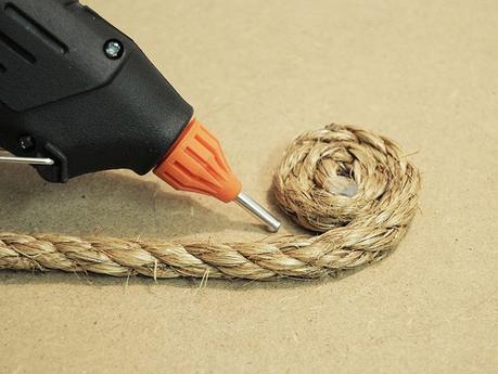 diy: taburete low cost con cuerda de sisal y color turquesa diy: taburete low cost con cuerda de sisal y color turquesa