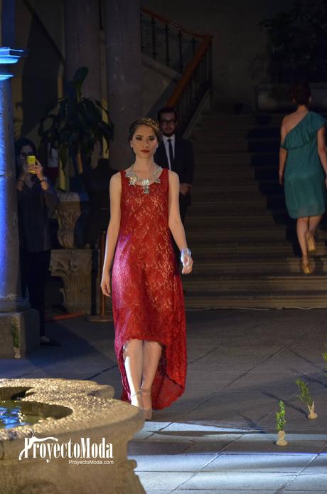 Celebran a #20Mujeres con Desfile de Modas Celebran a #20Mujeres con Desfile de Modas