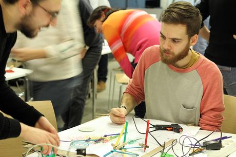 Taller Capturando el Viento: Máquina de brazo articulado