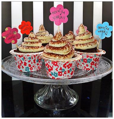 Cupcakes de choco-nata Cupcakes de choco-nata