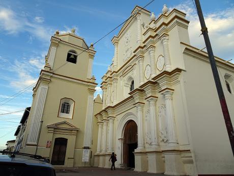 León (Nicaragua). Liberal, culta y rica en tradiciones León (Nicaragua). Liberal, culta y rica en tradiciones