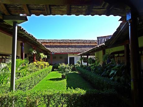 León (Nicaragua). Liberal, culta y rica en tradiciones León (Nicaragua). Liberal, culta y rica en tradiciones